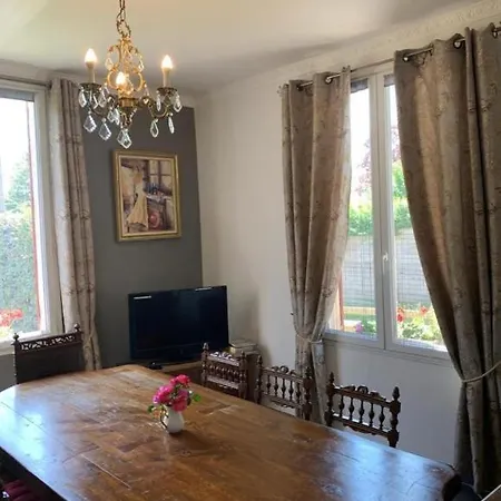 Beautiful House In / Swimming Pool 12 Persons